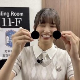 【動画】そんなに好きだったのかwww 五百城茉央、私物メイク道具がまさかの!!!【乃木坂46】