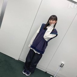 【乃木坂46】遠藤さくら、ビッグシルエットな私服全身ショットが可愛い